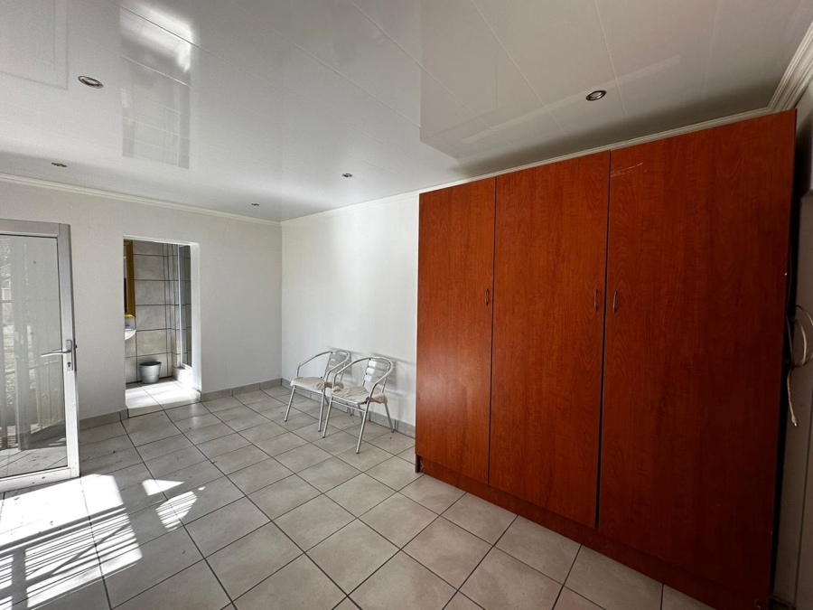 7 Bedroom Property for Sale in Brandwag Free State